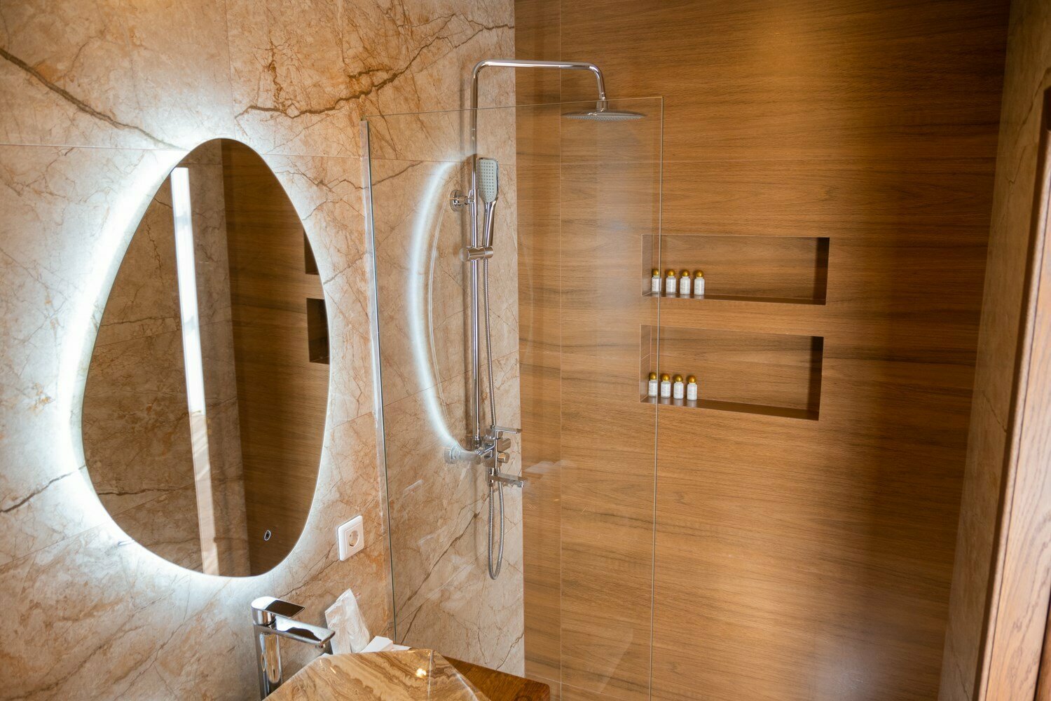 Стандарт "Комфорт"  (раздельные кровати, вид на бассейн) 301