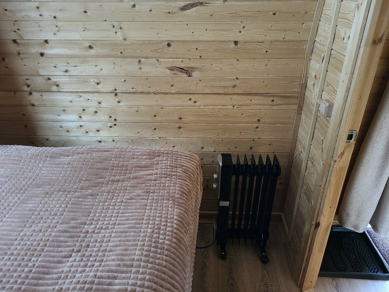 Арочный домик на краю леса с центральным входом, ул. Советская,52