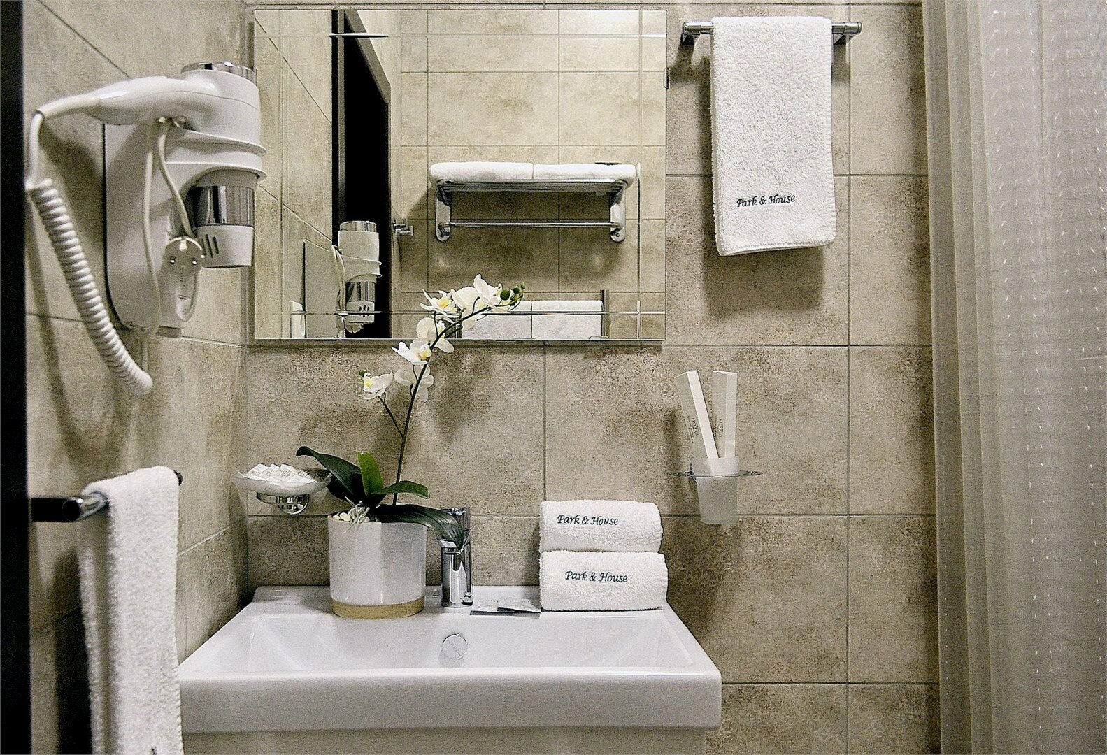 СЕМЕЙНЫЙ LUX (премиум бизнес) до 5 гостей