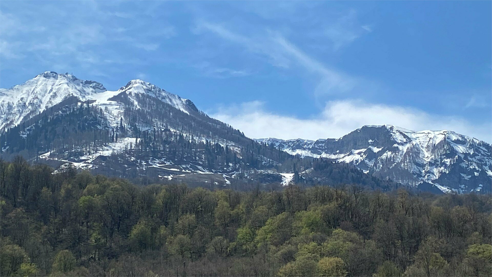 Четырехместный номер с видом на горы