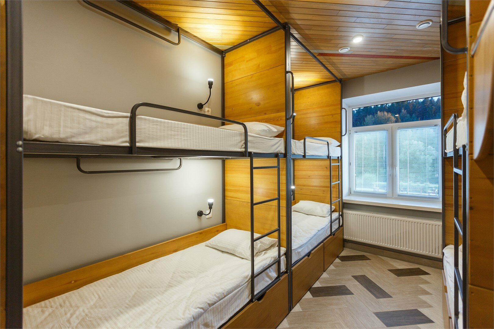 Хостел № 102 В ( от 6 до 12 мест без подселения, общая гостиная с № 102 А )