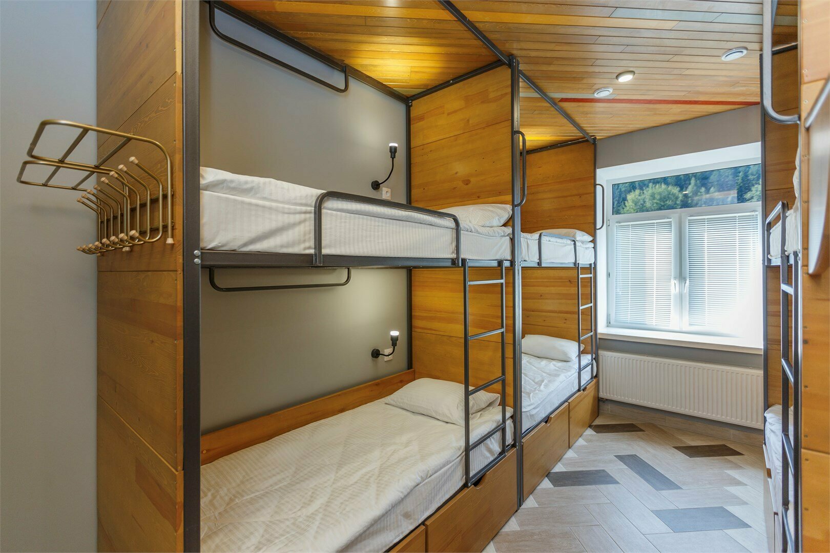 Хостел № 102 В ( от 6 до 12 мест без подселения, общая гостиная с № 102 А )