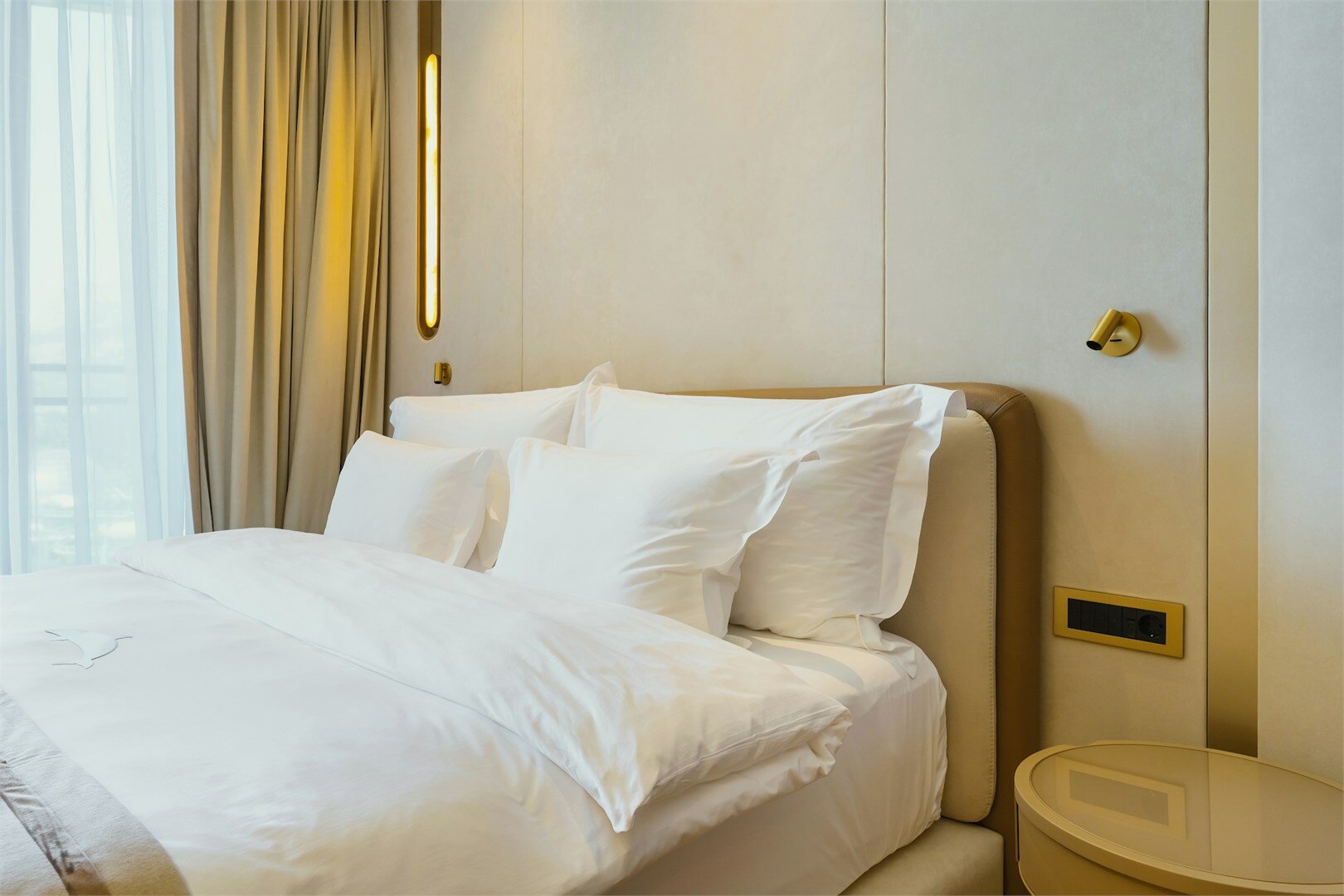 Делюкс Шарм Прайм с видом на горы/сад (одна кровать | размещение на 6-м этаже)