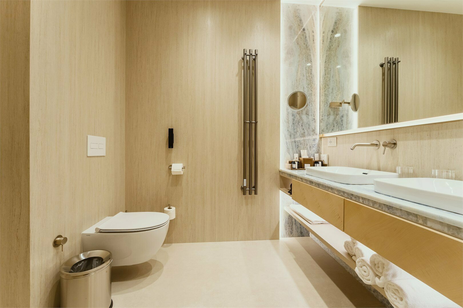 Делюкс Комфорт с видом на горы/сад (одна кровать)