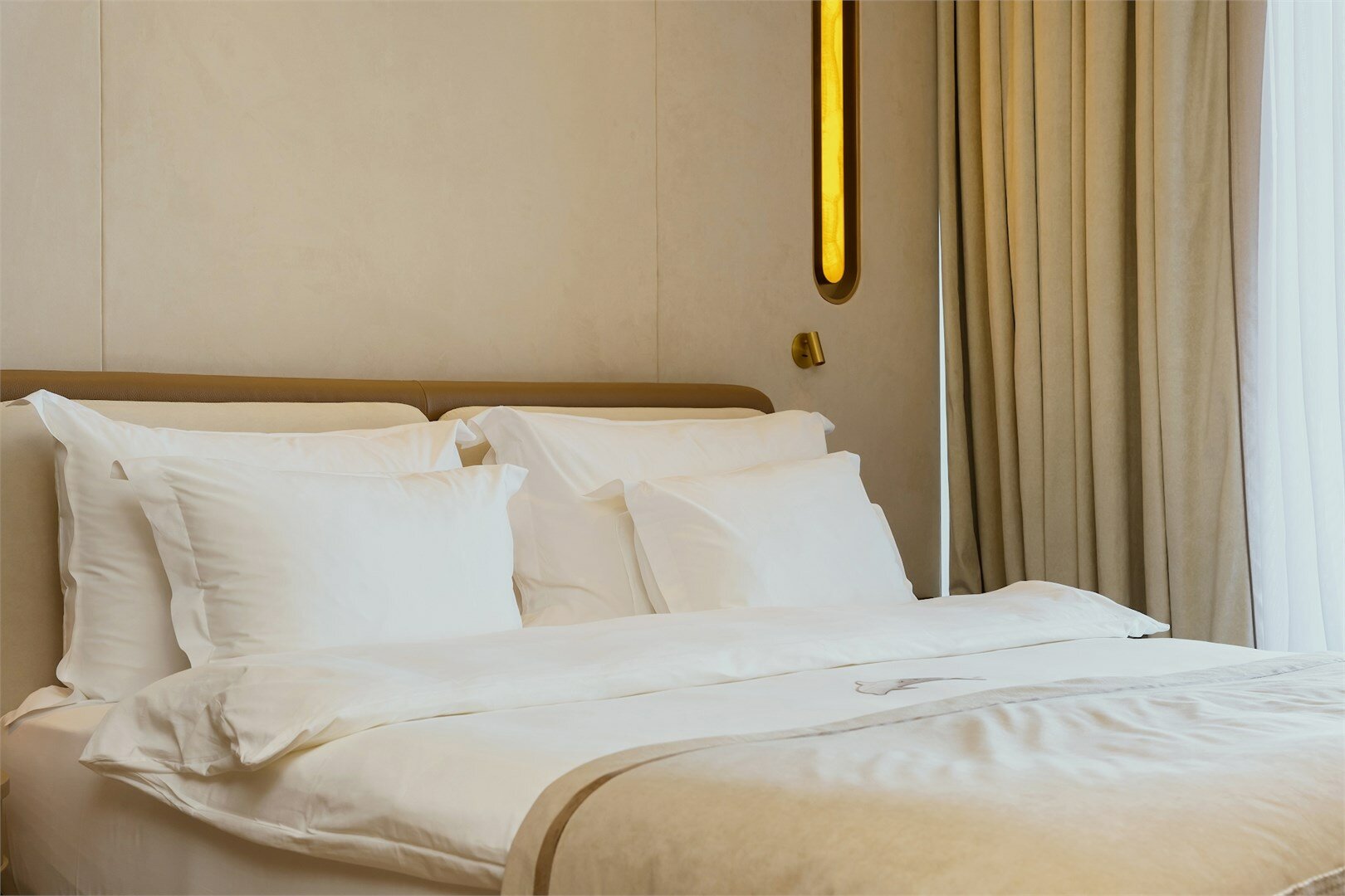 Делюкс Шарм Прайм с видом на море (одна кровать | размещение на 6-м этаже)