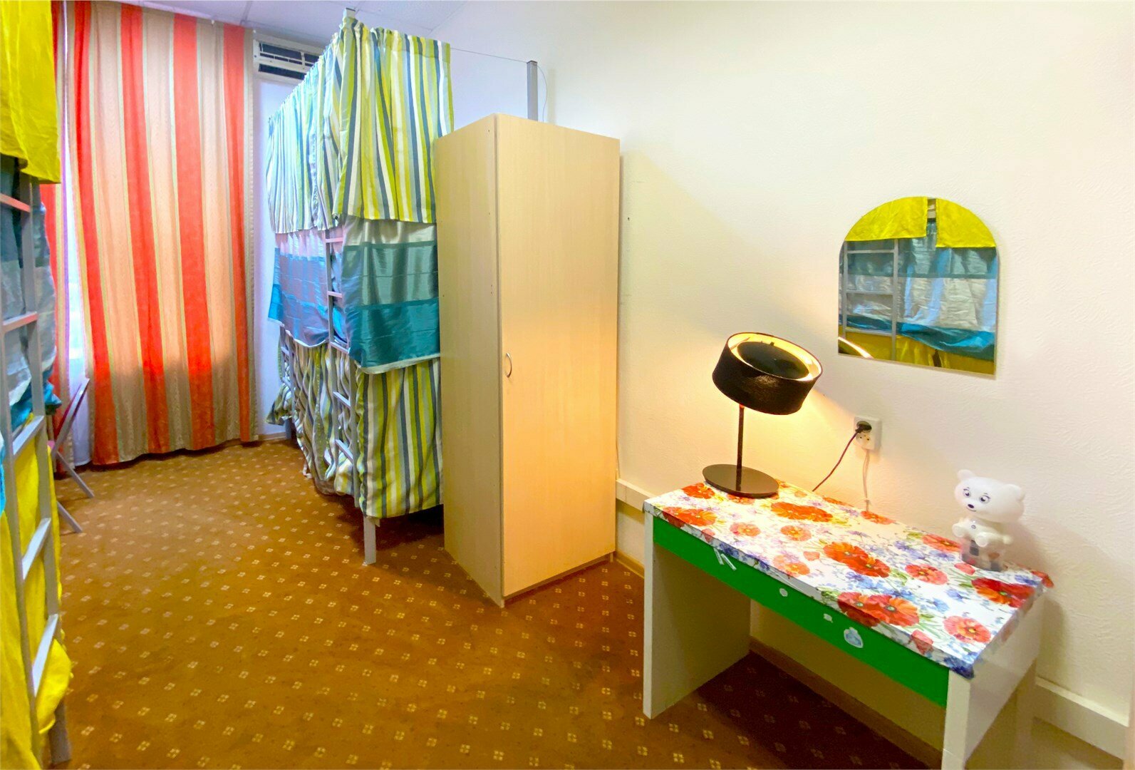 №8 (6-ти местный женский) второй ярус