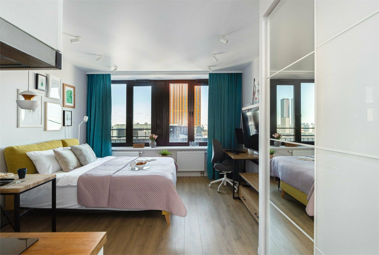 Aquamarine - 3х местные делюкс апартаменты в "Савеловский-Сити" (24 этаж)