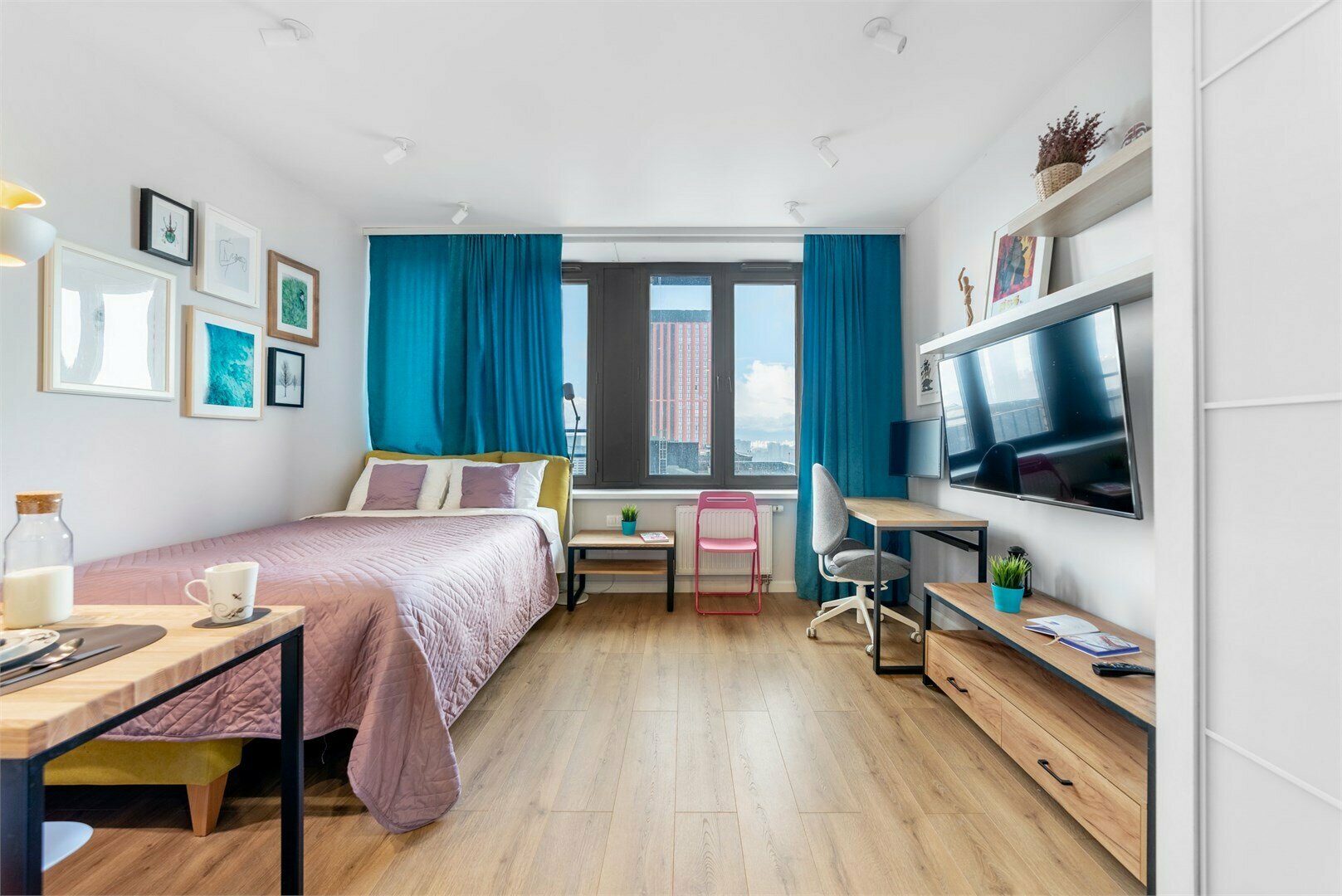 Aquamarine - 3х местные делюкс апартаменты в "Савеловский-Сити" (24 этаж)