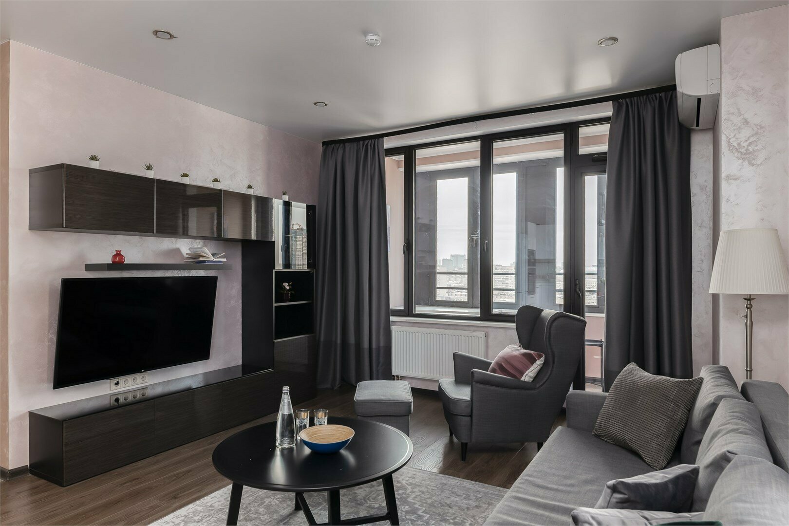 Siesta - 2х комнатные премиум апартаменты на 17м этаже в Савеловский-Сити (70 кв.м., до 5 гостей)