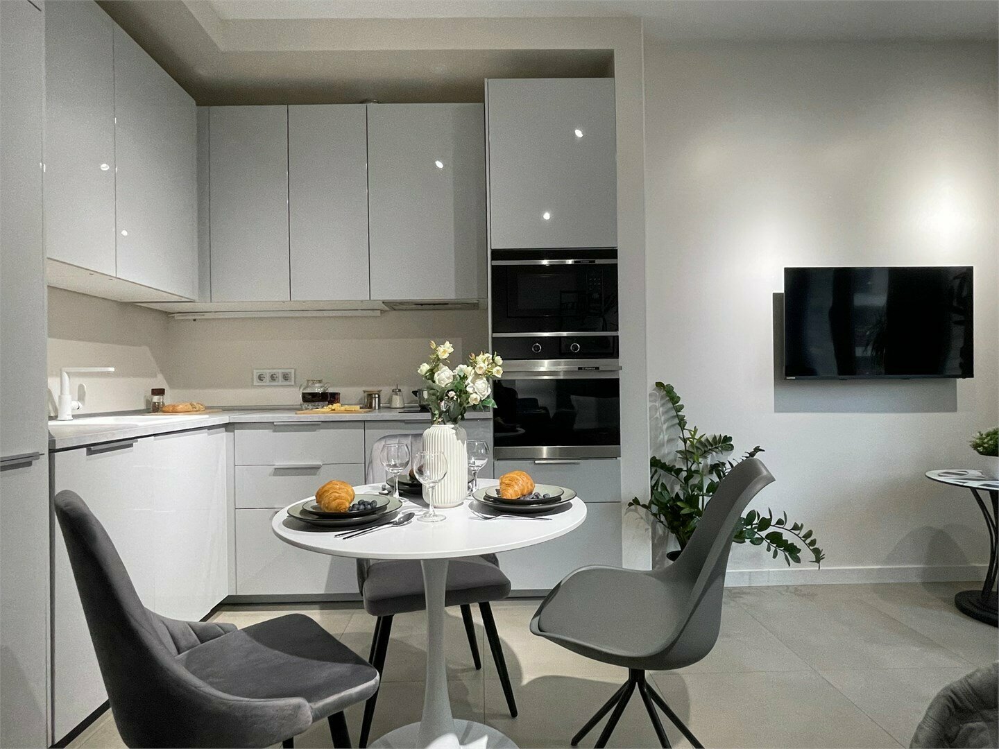 Avangard - 3х местные делюкс-апартаменты в "Савеловский-Сити" (3 этаж)