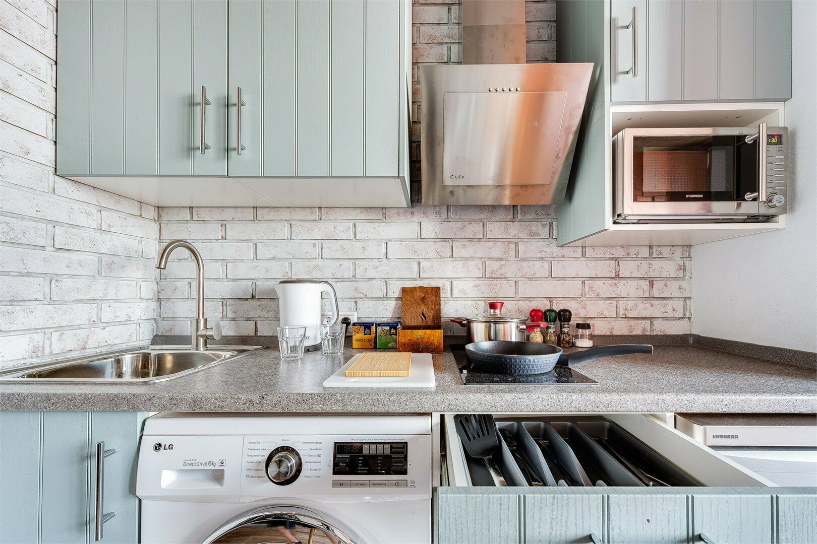 Chocolat - 2х местные апартаменты-студия в "Савеловский-Сити" (25 этаж)