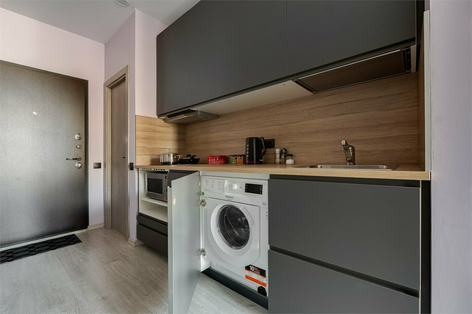 Graphite - 3х местные делюкс-апартаменты в "Савеловский-Сити" (27 этаж)