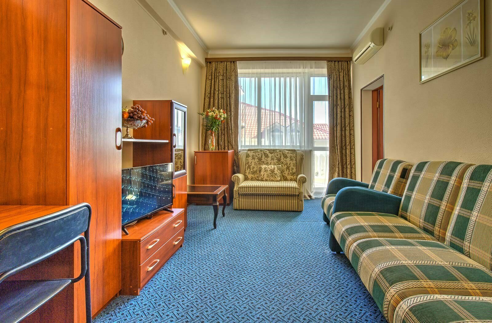 Люкс Б двухкомнатный вид на море с балконами