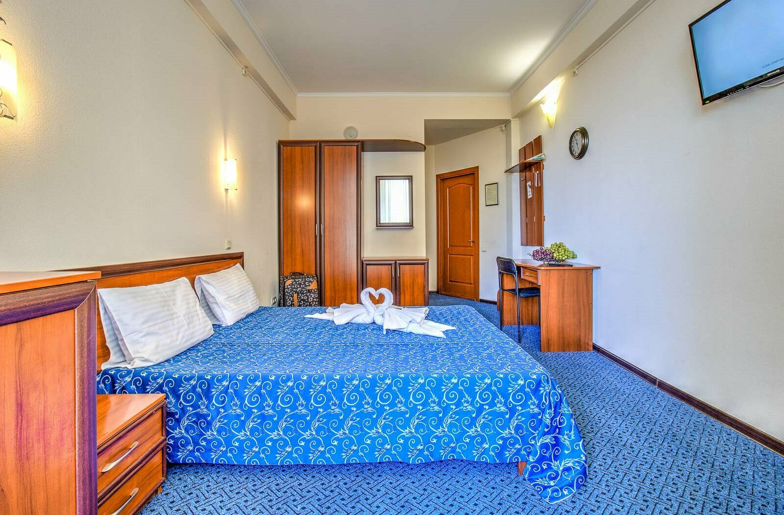 Стандарт Б вид на зеленую зону с балконом