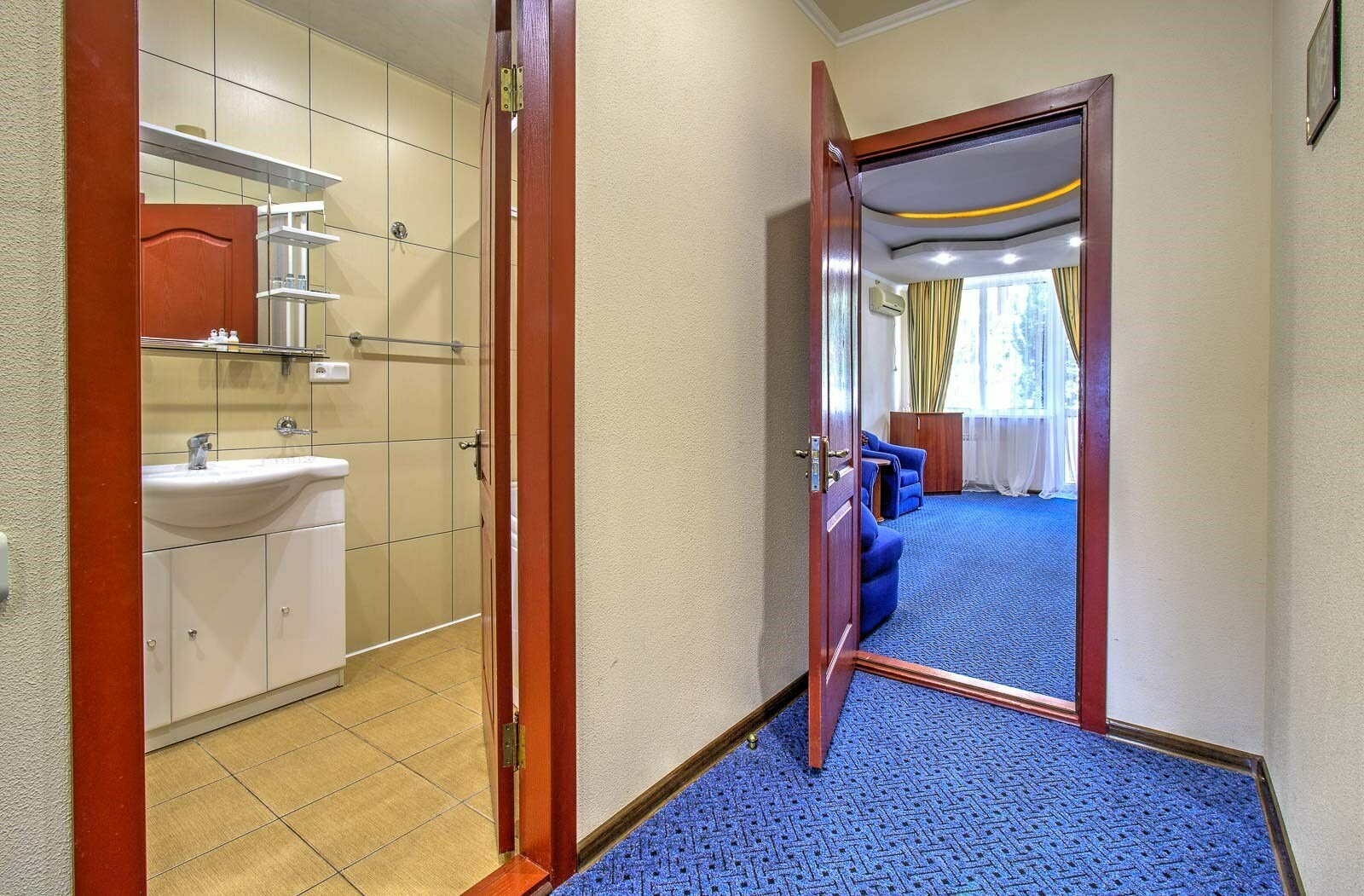 Люкс А двухкомнатный вид на море с балконами