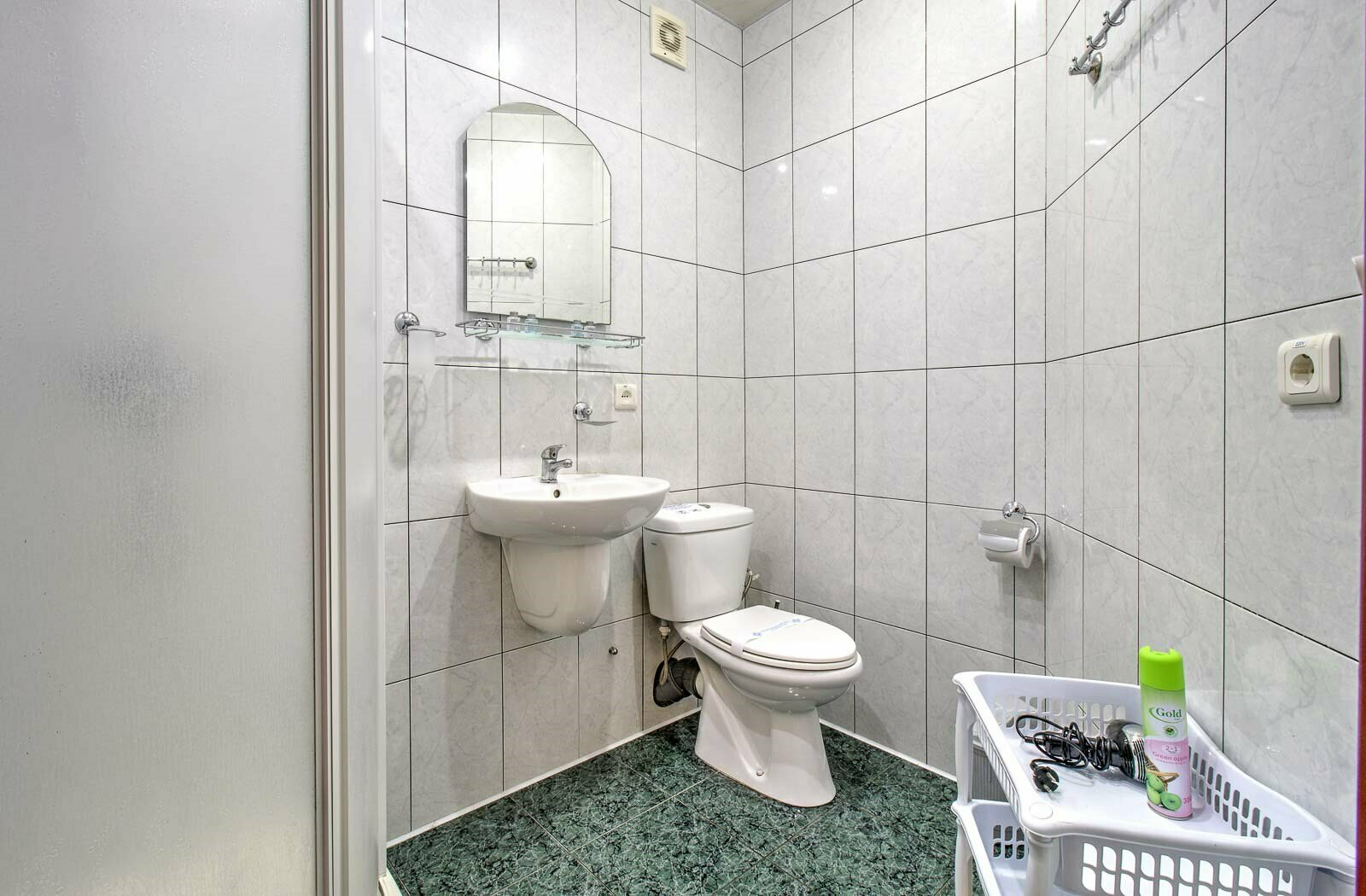 Стандарт Б вид на зеленую зону с балконом