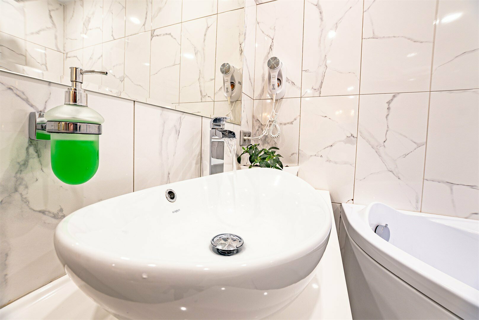 Комфорт с гидромассажной ванной