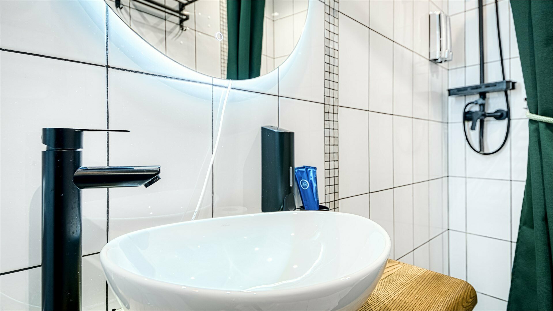 Небольшой номер Улучшенный двухместный с 1 или 2 односпальными кроватями