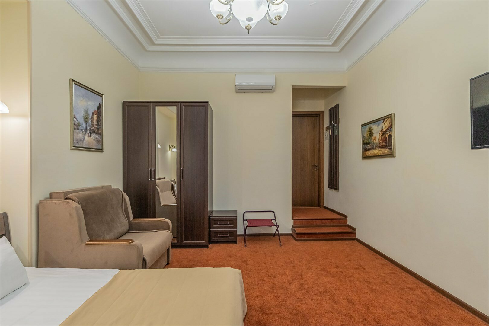 Делюкс с кроватью "king-size",джакузи и видом на Рубинштейна