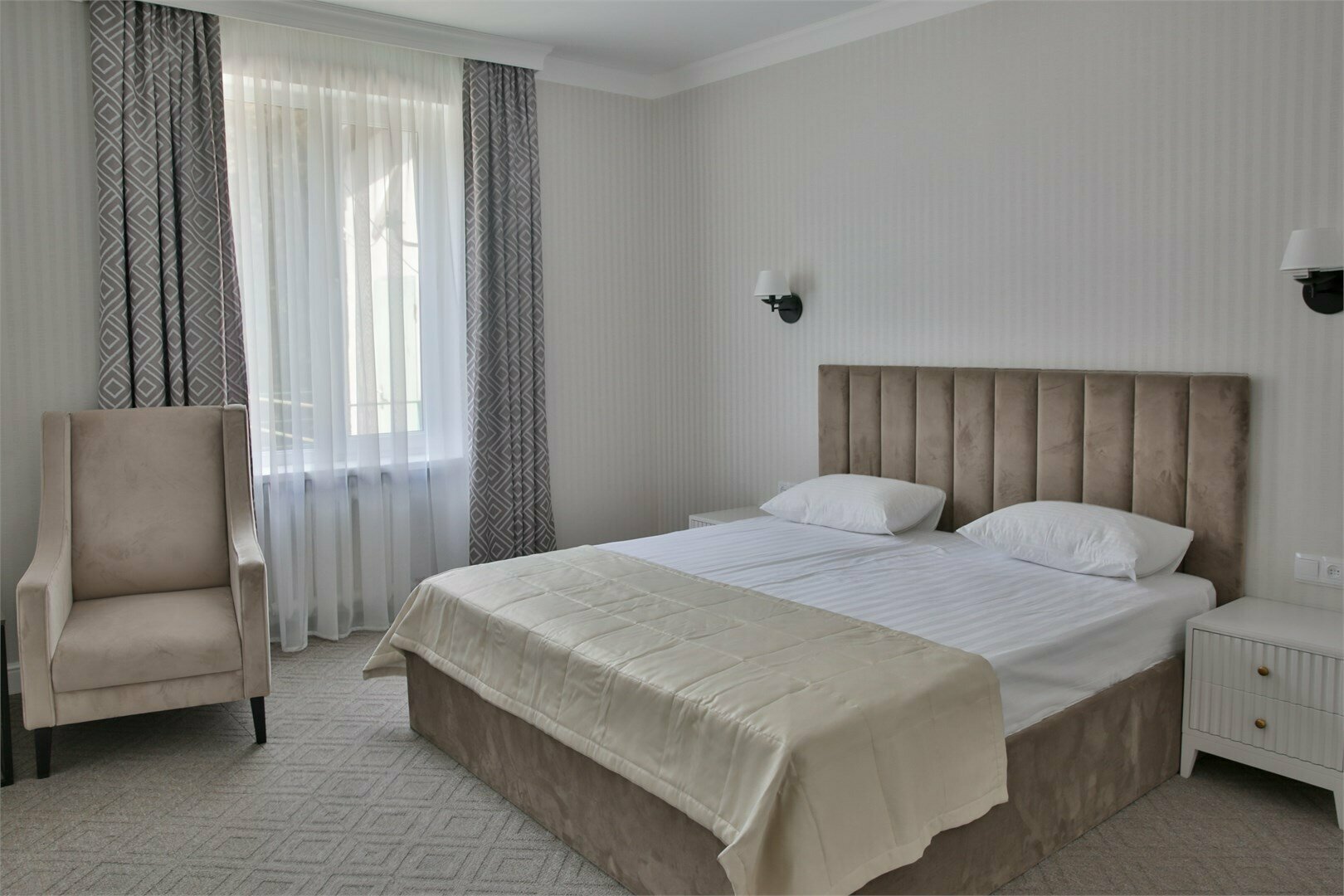 Улучшенный двухместный номер с 1 кроватью