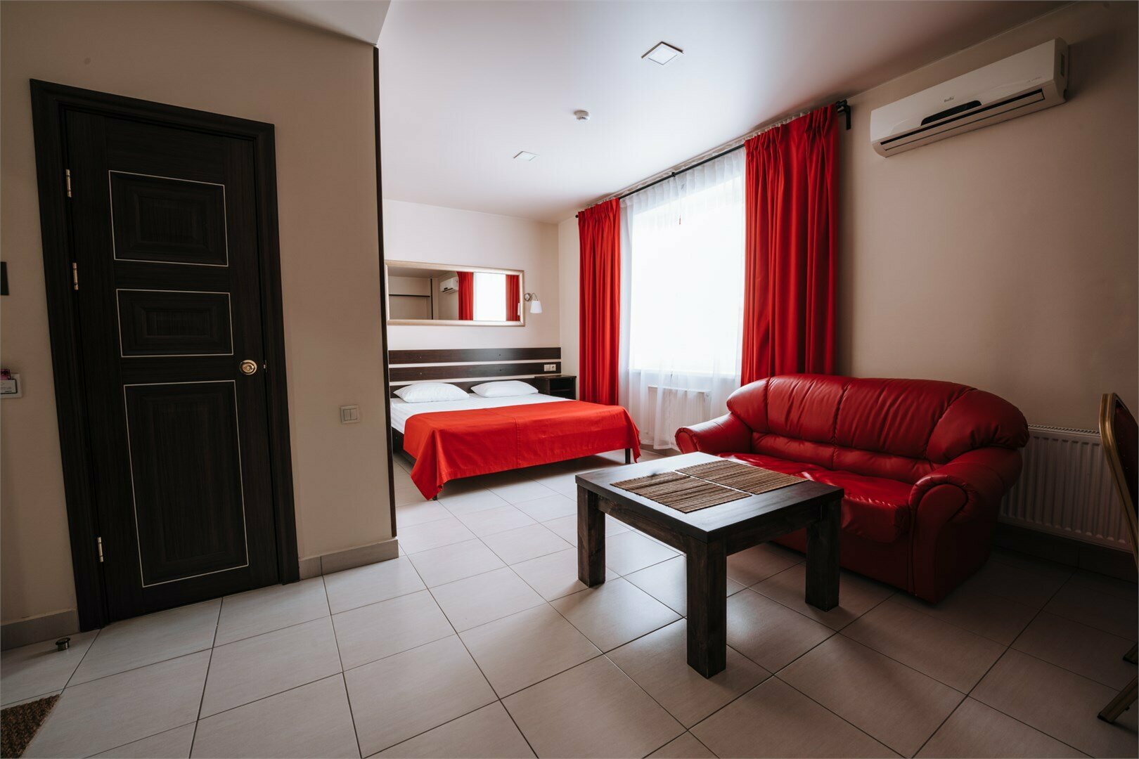 Deluxe c одной кроватью king size