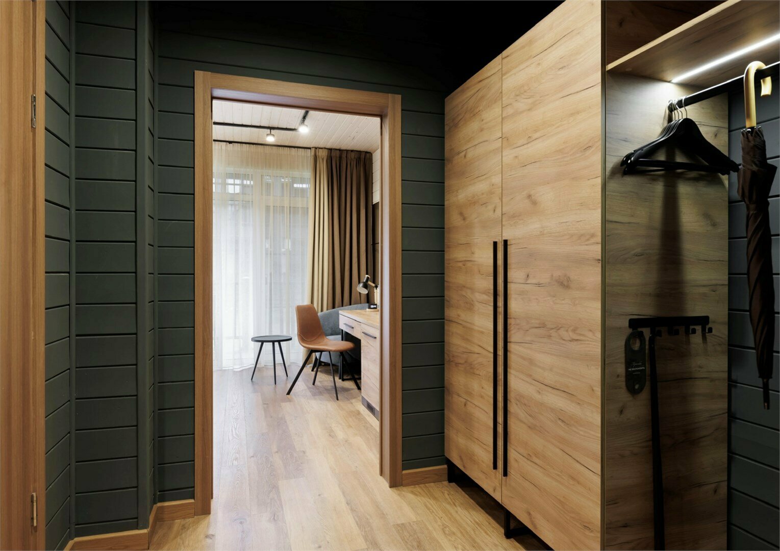 Стандартный номер с двуспальной кроватью и балконом