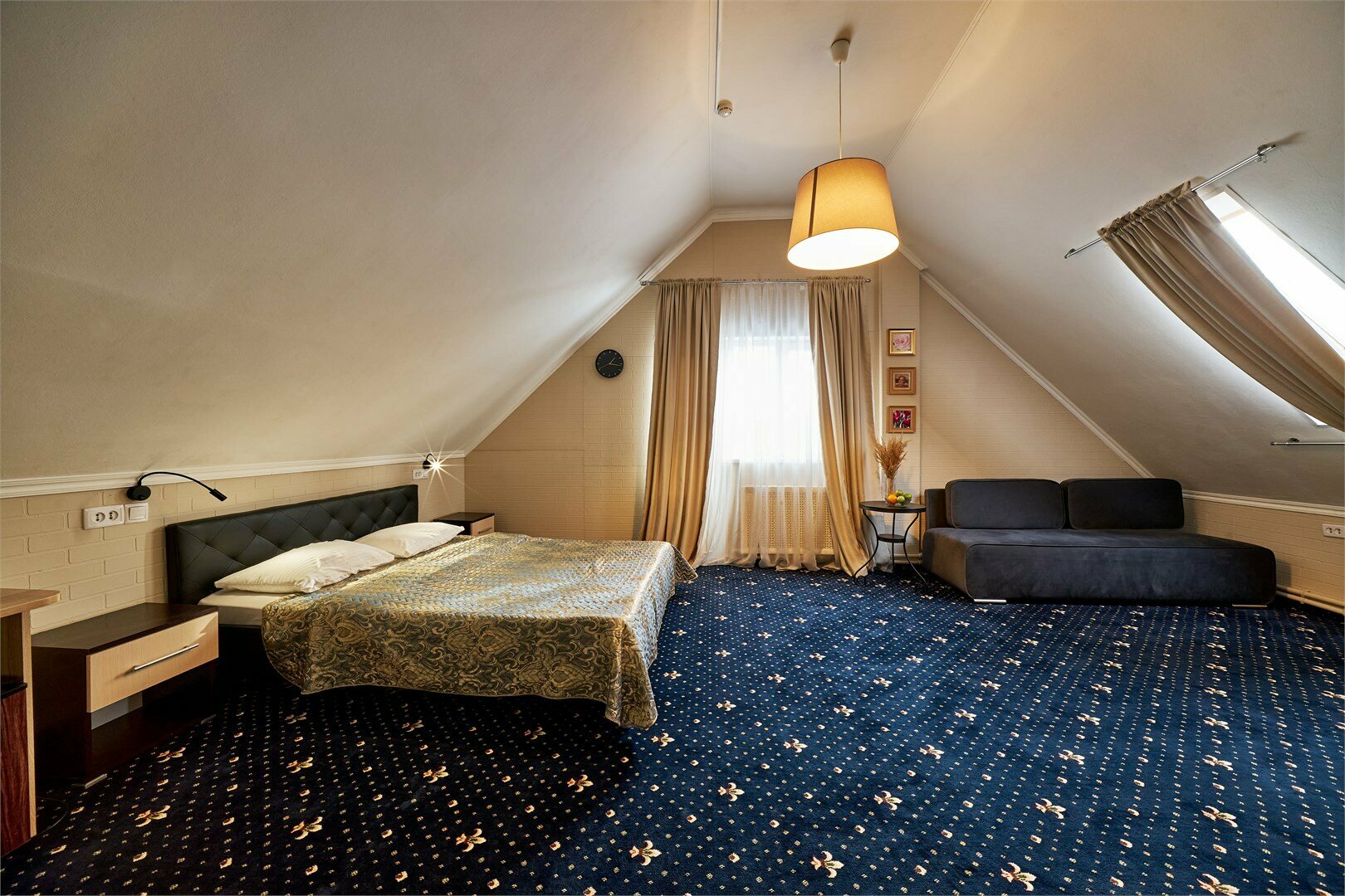 Cемейный номер с собственной ванной комнатой