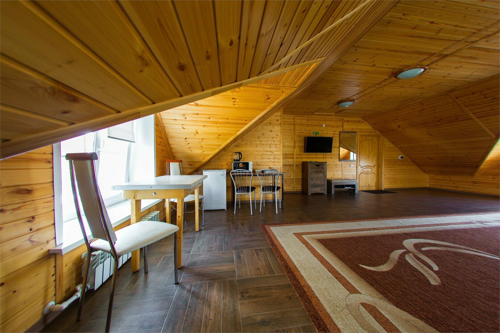 Cемейный номер с собственной ванной комнатой