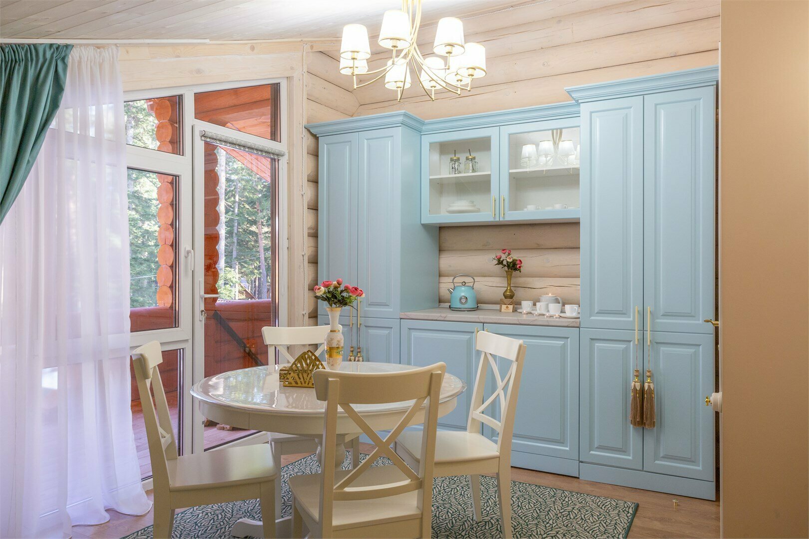 Люкс с террасой и красивым видом (второй этаж)