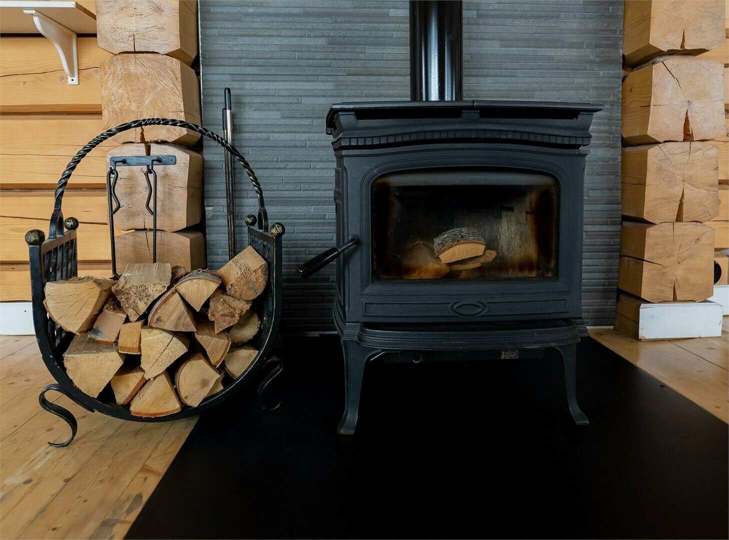 Синий дом с видом на озеро и возможностью купели на дровах