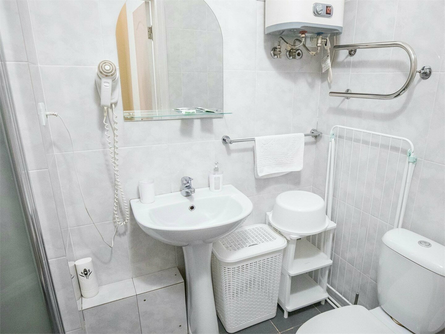 №3 Стандартный одноместный номер (1 большая кровать)