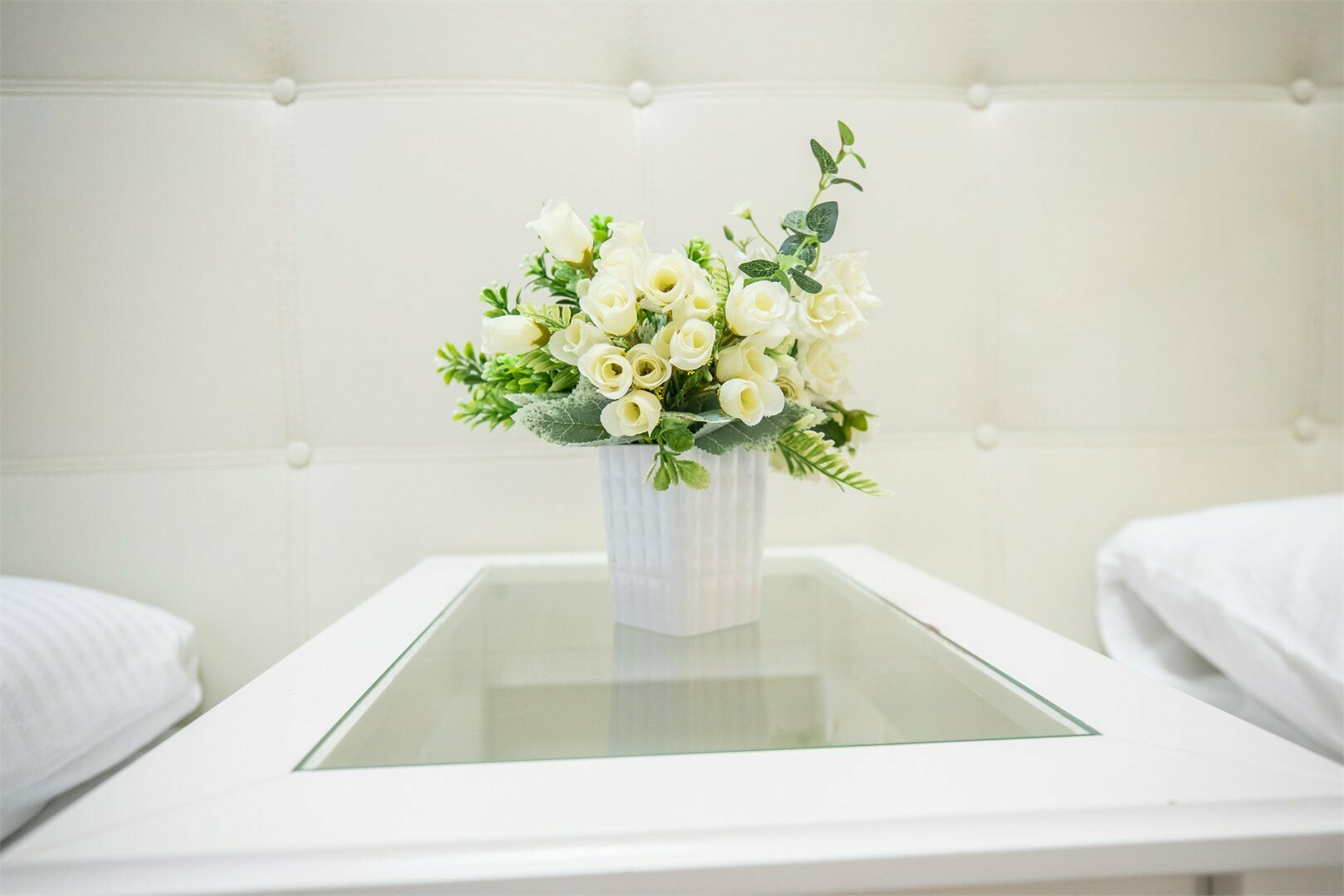 №4 Улучшенный трёхместный номер (1 большая кровать или 3 односпальные кровати)