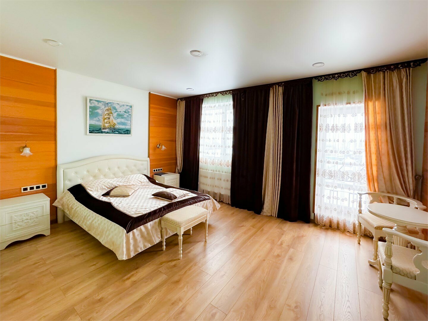 ЛЮКС С ВИДОМ НА ОЗЕРО