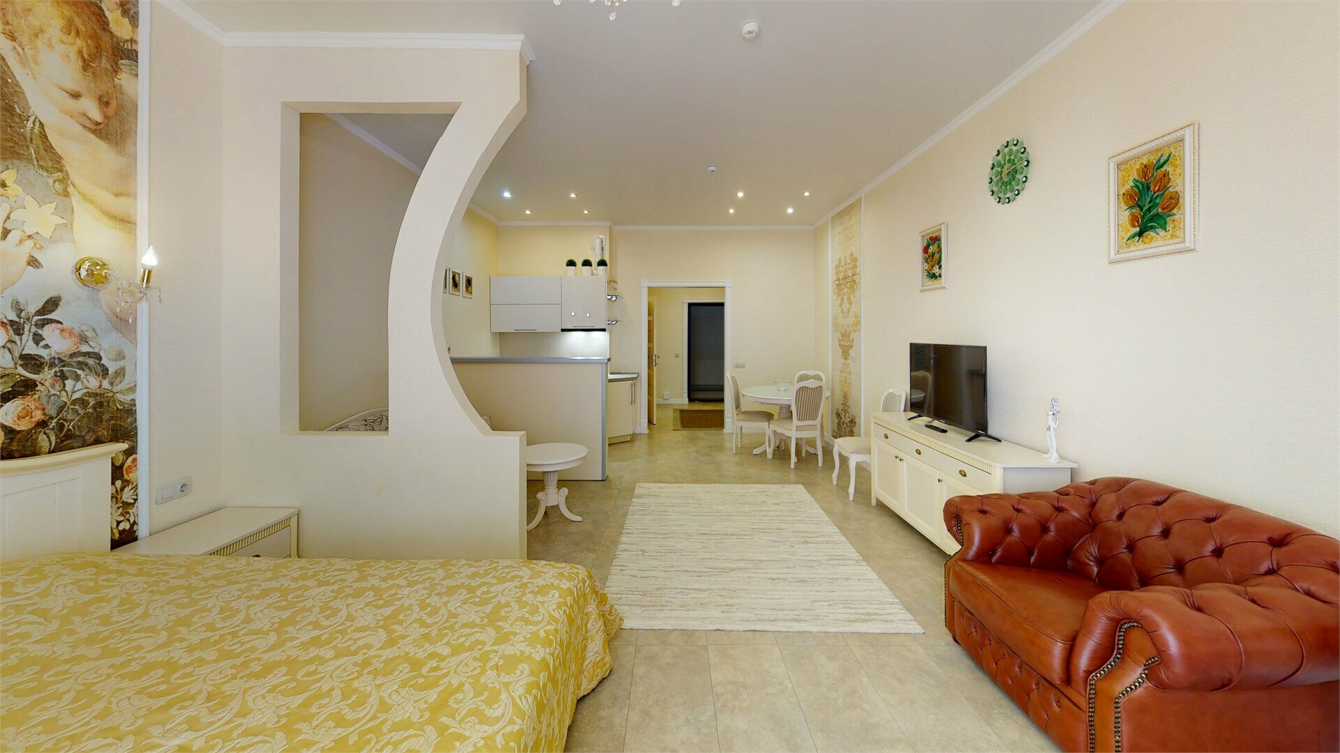 Апартаменты- Студио с балконом для троих