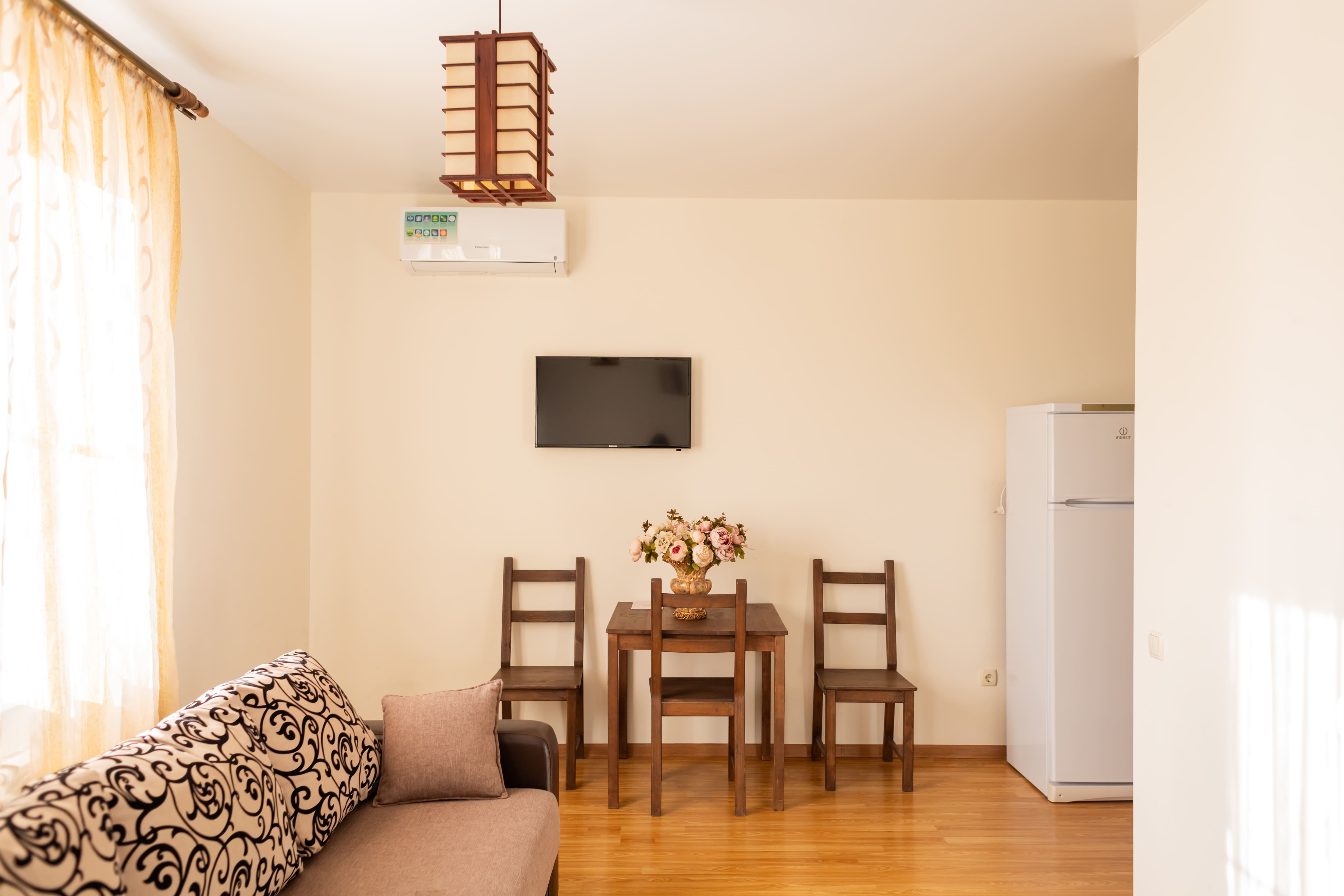 Стандарт с кухней, балконом, вид на бассейн (2-3 этаж), до 4-х гостей