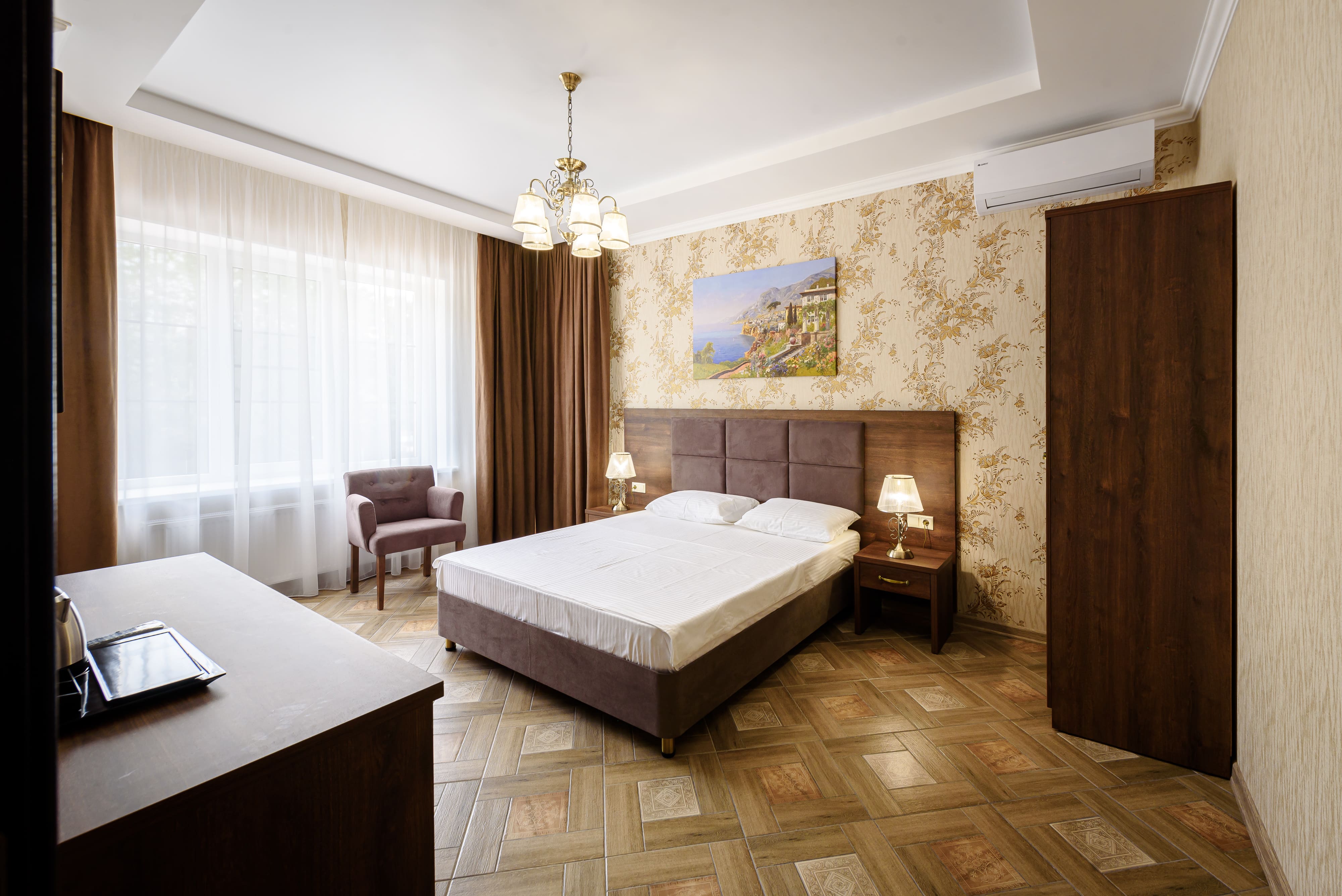 Полулюкс "Эстет" 2-х комнатный с балконом, вид на озеро и лес (2 этаж), до 4-х гостей