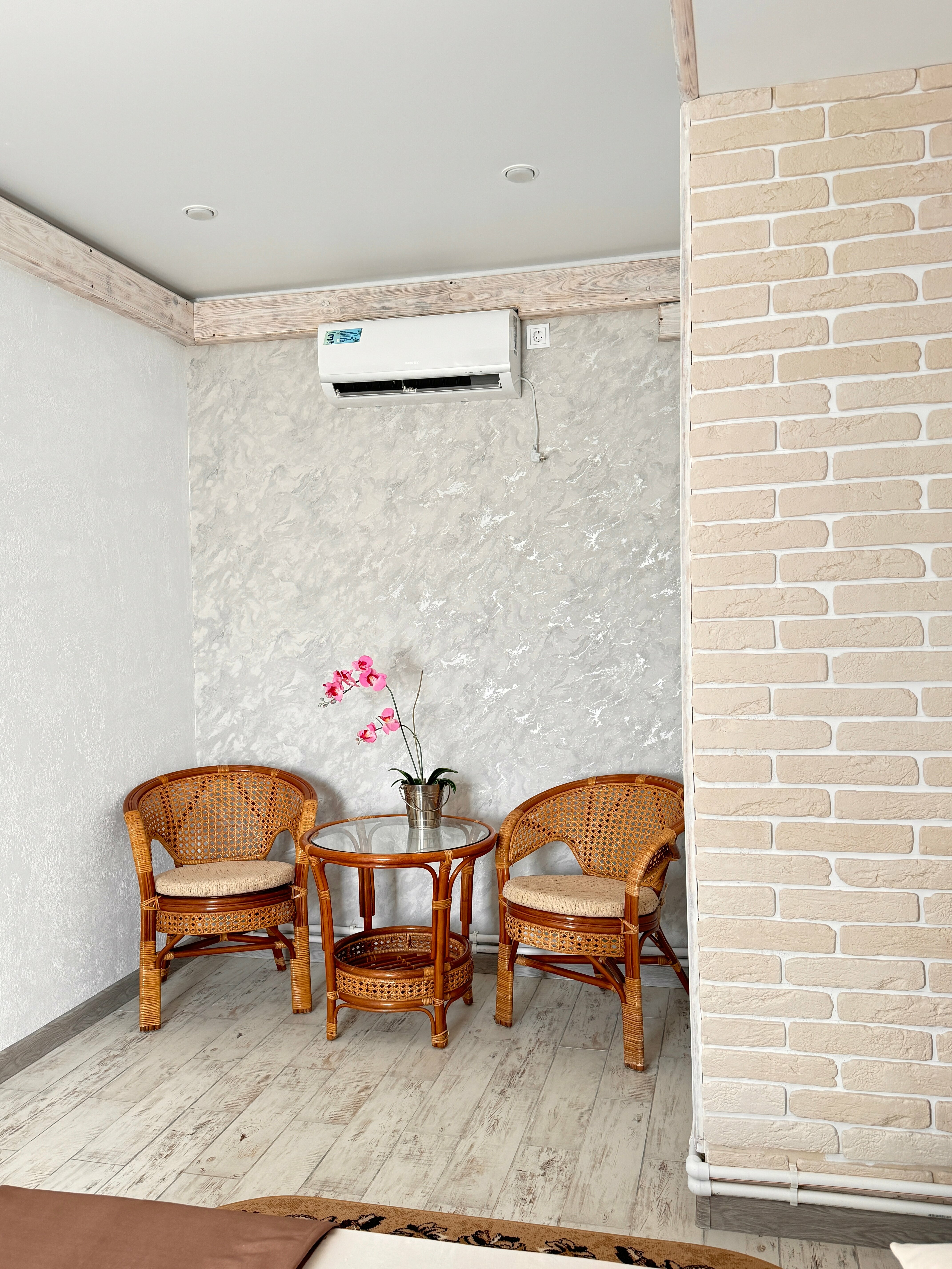 Трехместный номер с видом на сад