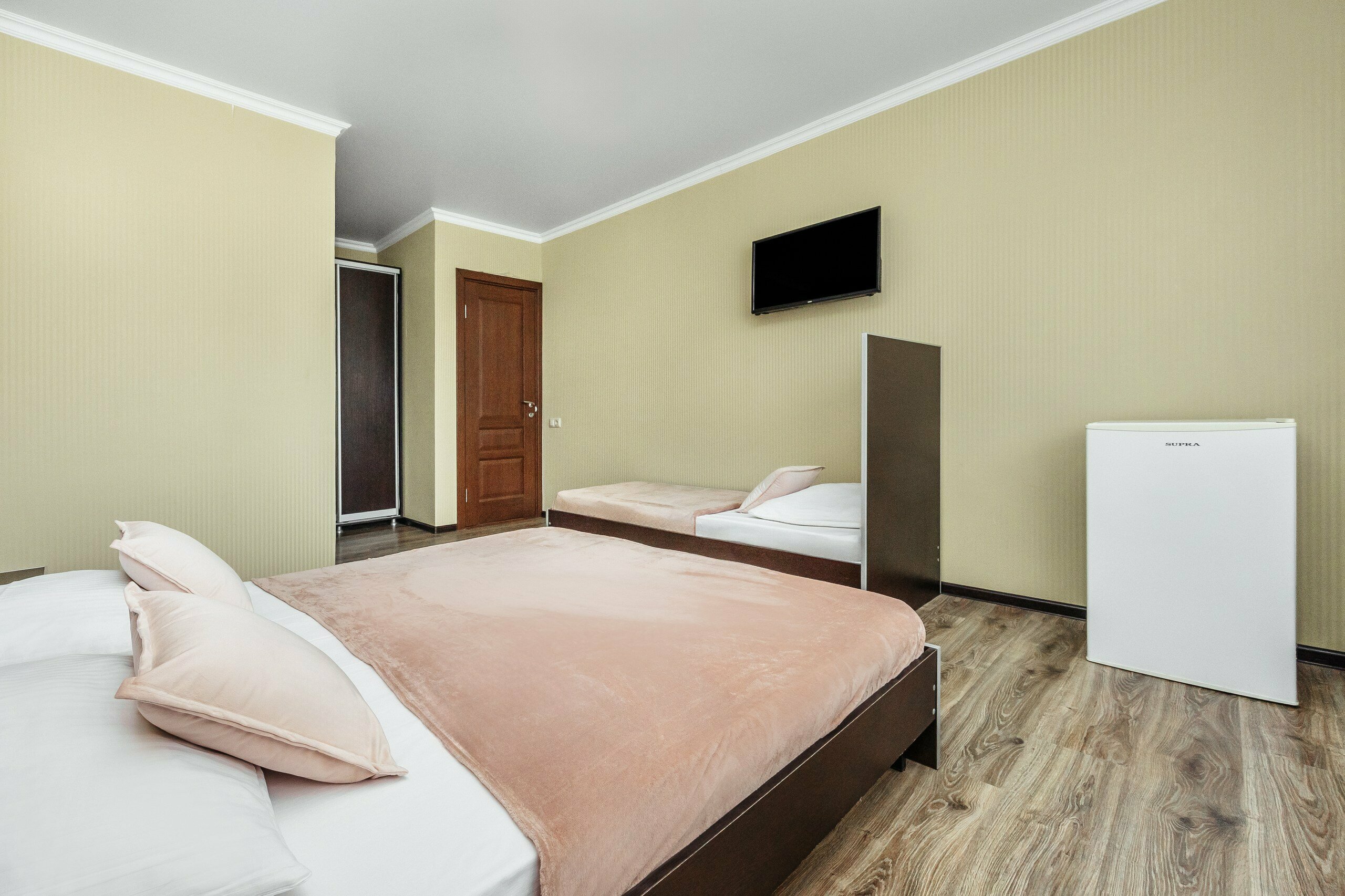 Трехместный номер с балконом БроНау Ася