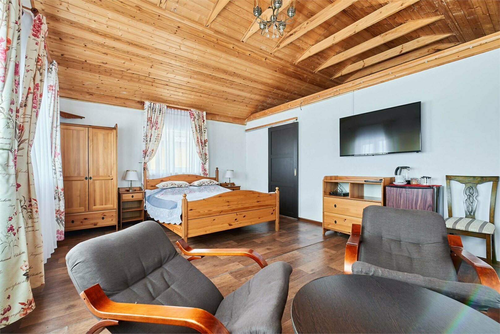 Апартаменты на 2-х гостей с камином и ванной