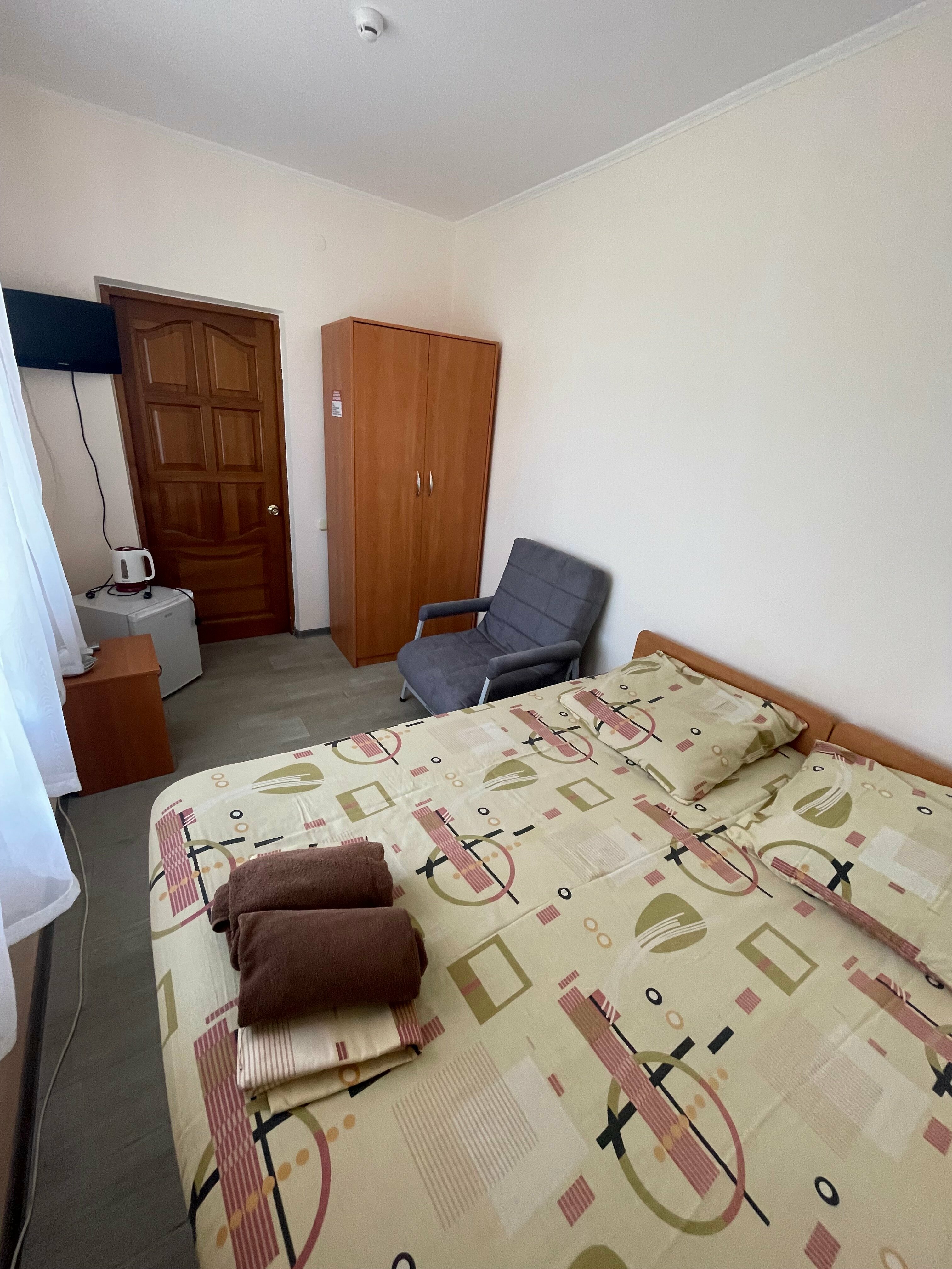 Двухместный номер с 1 кроватью или 2 отдельными кроватями и общей ванной комнатой