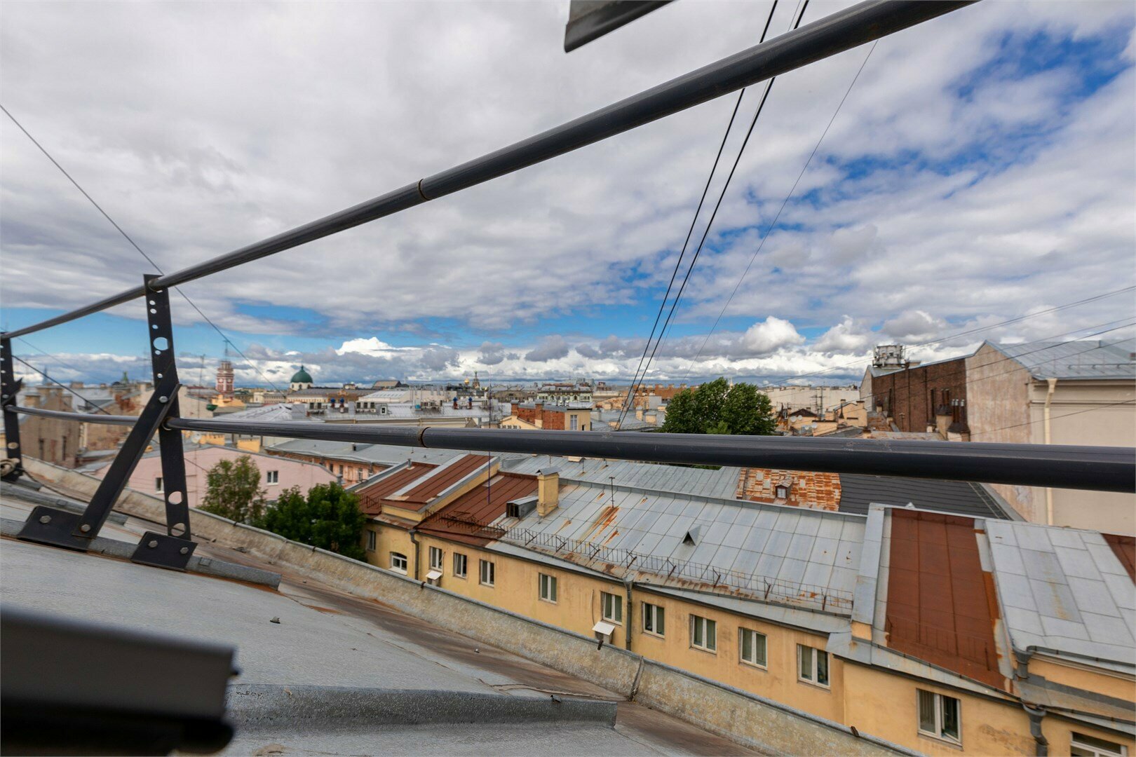 izzzi MANSARDA CONNECT 2+2 с кондиционером