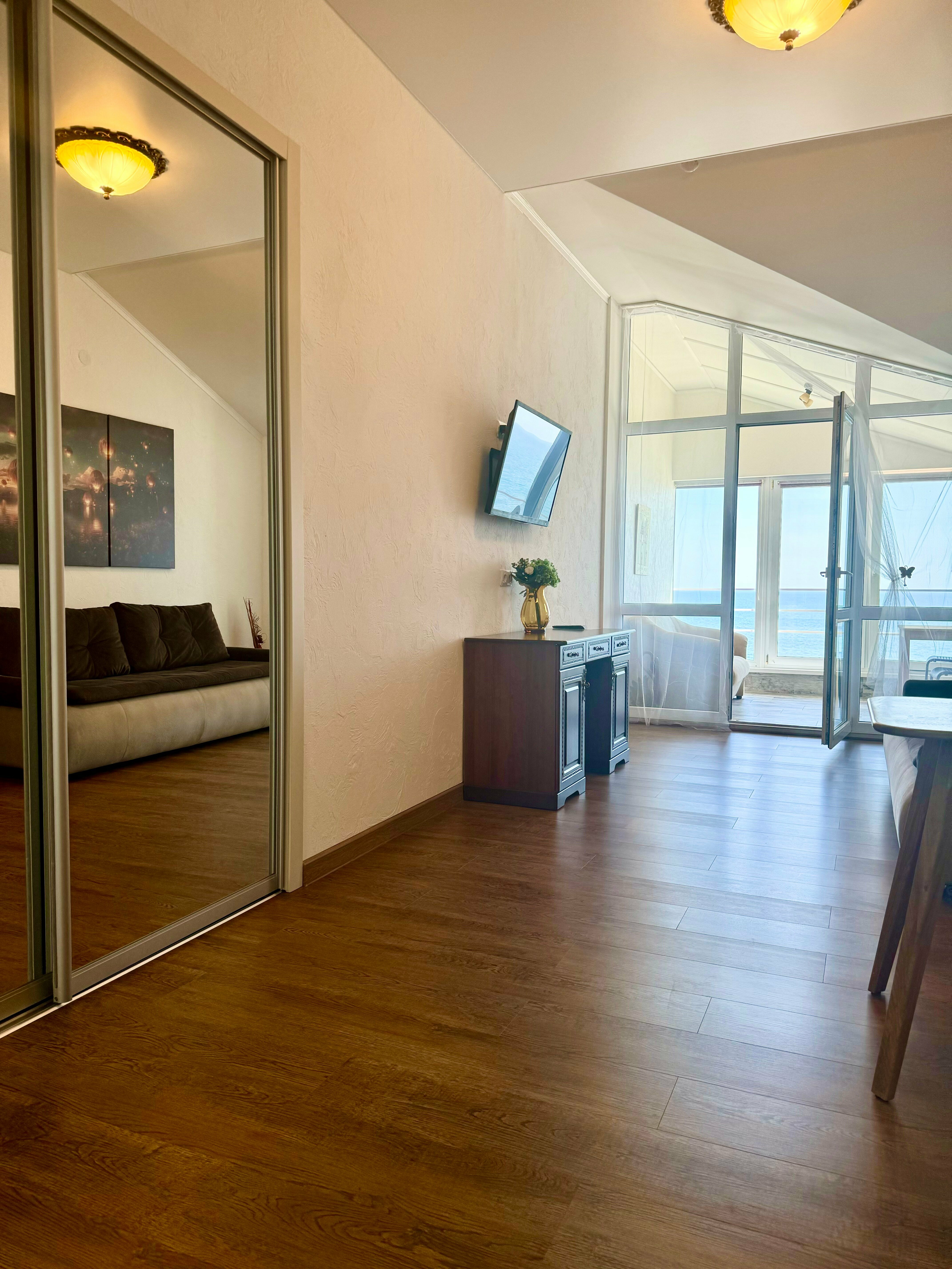 Апартаменты с балконом