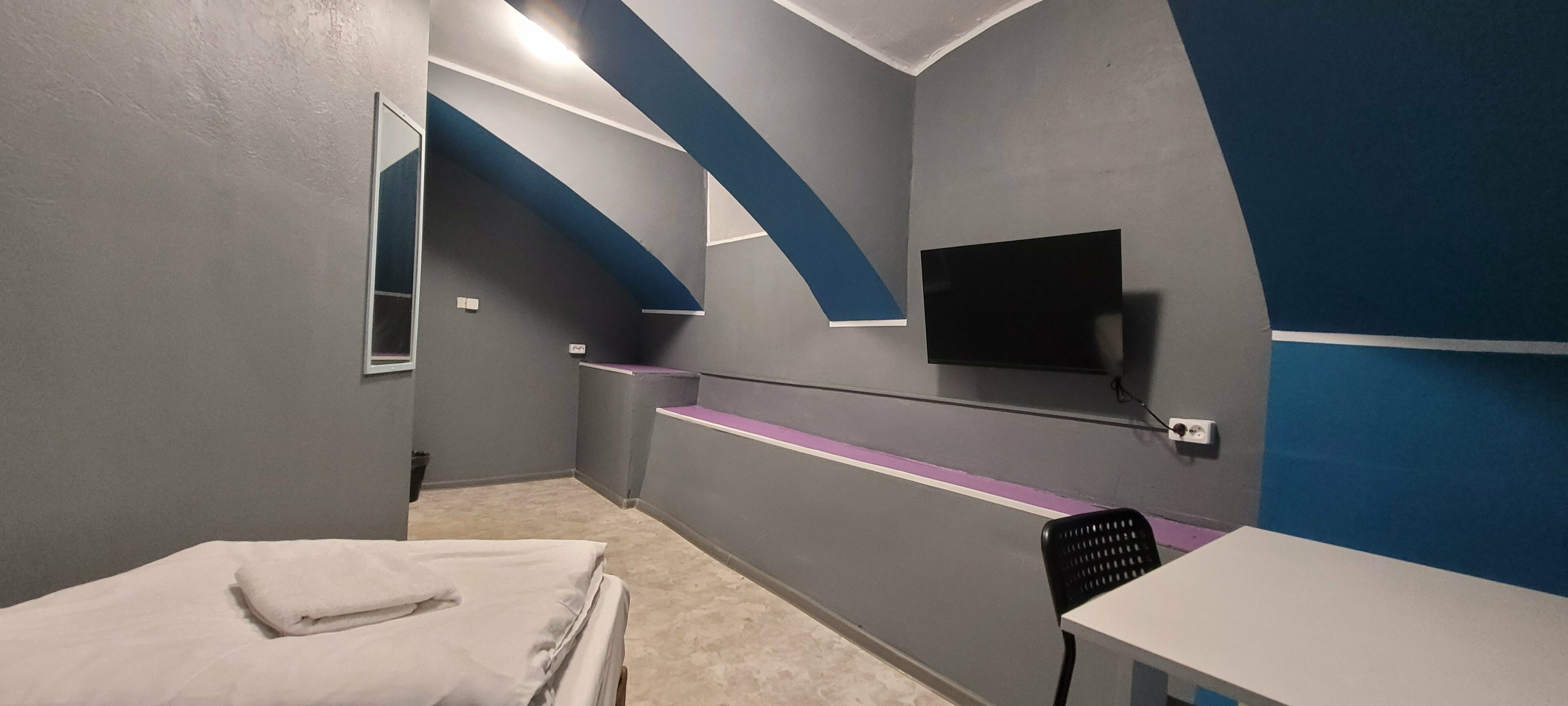 Бюджетный одноместный номер с общим с/у на этаже