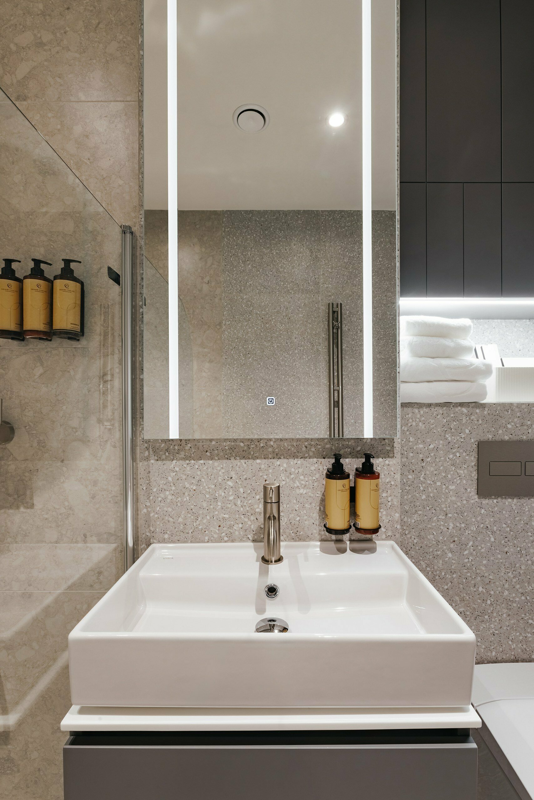 Панорамный трехкомнатный люкс