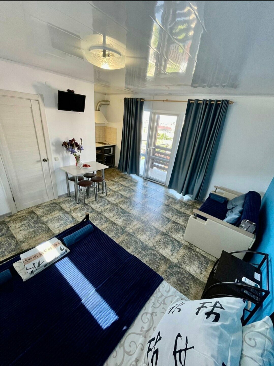 Номер-студия с видом на море