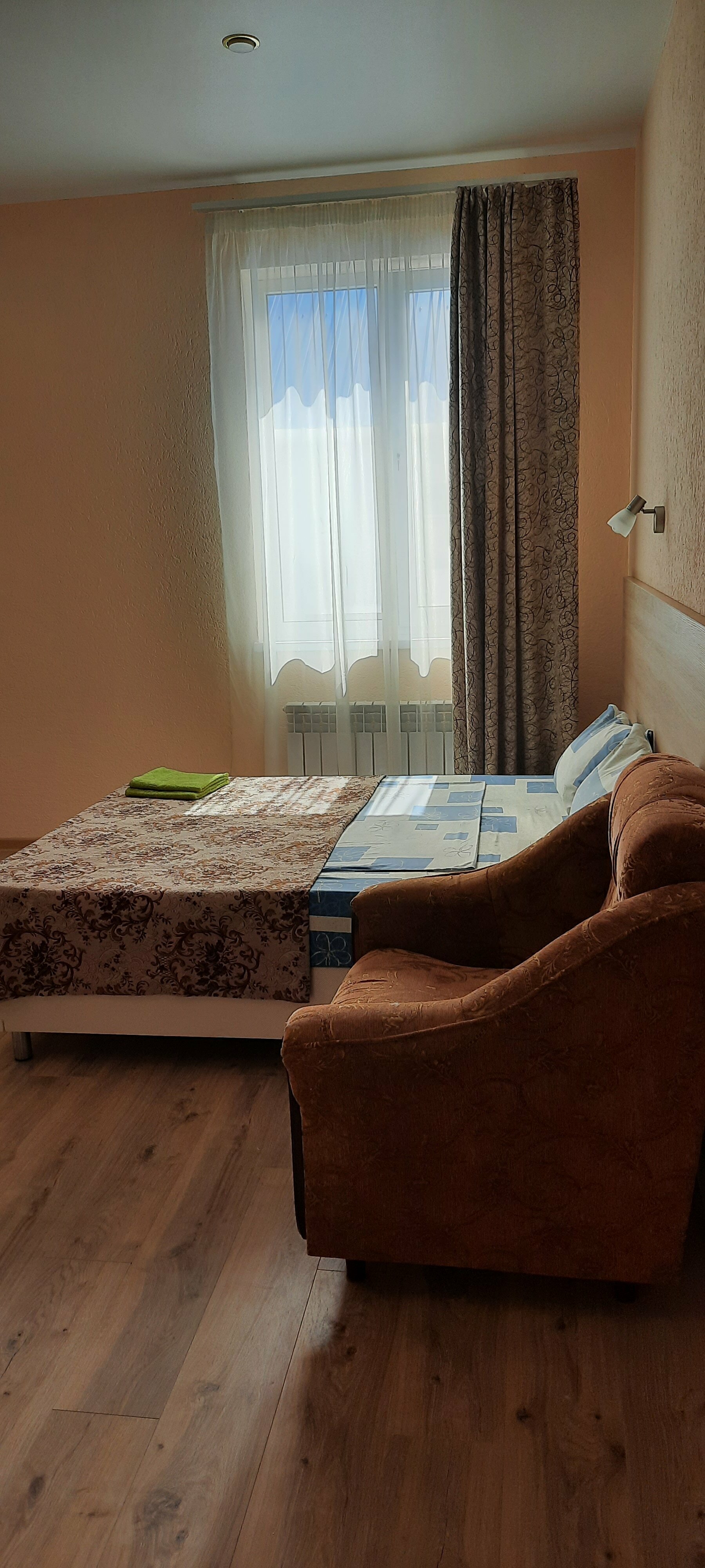 Трехместный номер «Комфорт» с душем