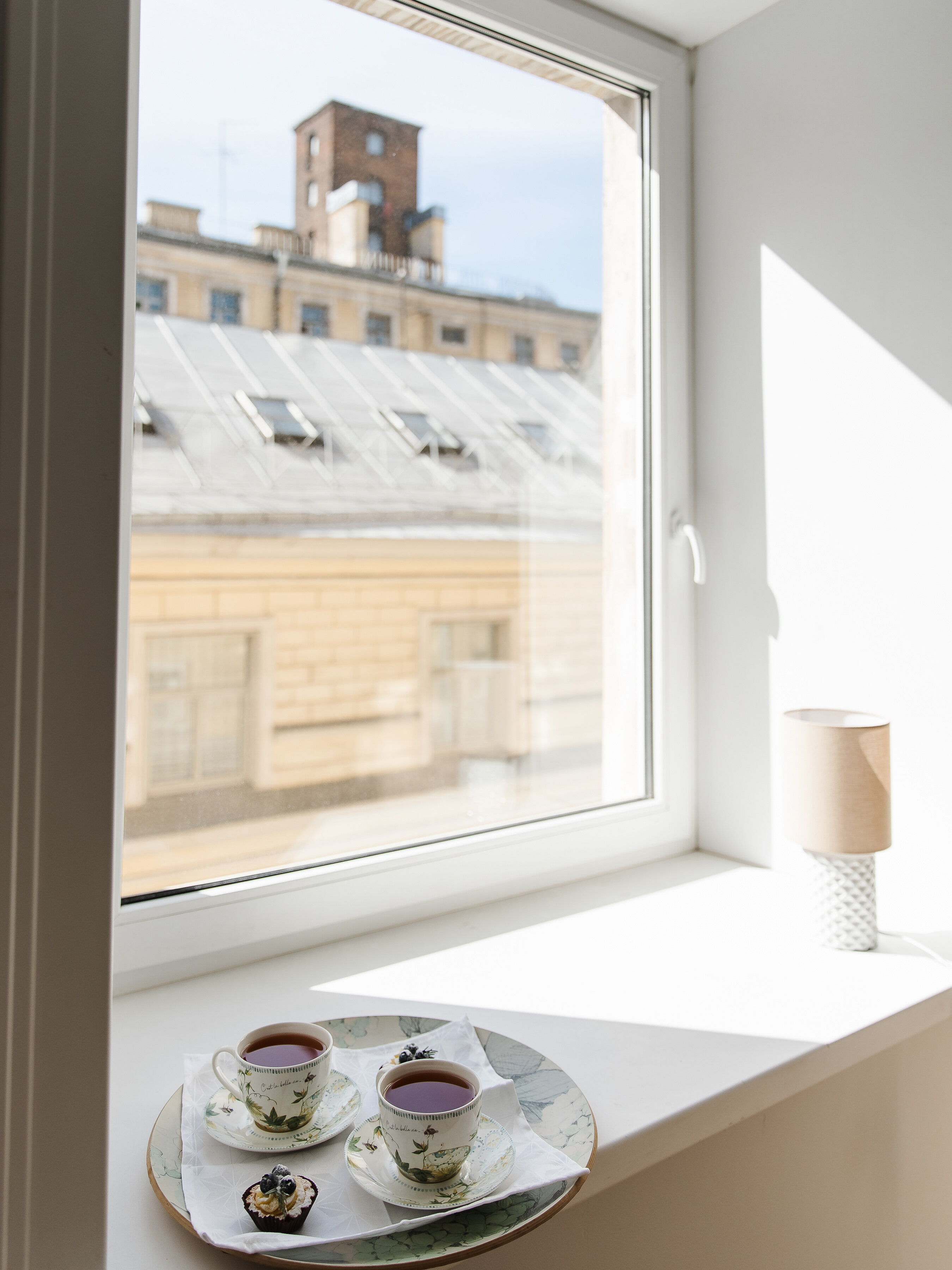 Красивый номер с новым ремонтом и санузлом из мраморной плитки в номере