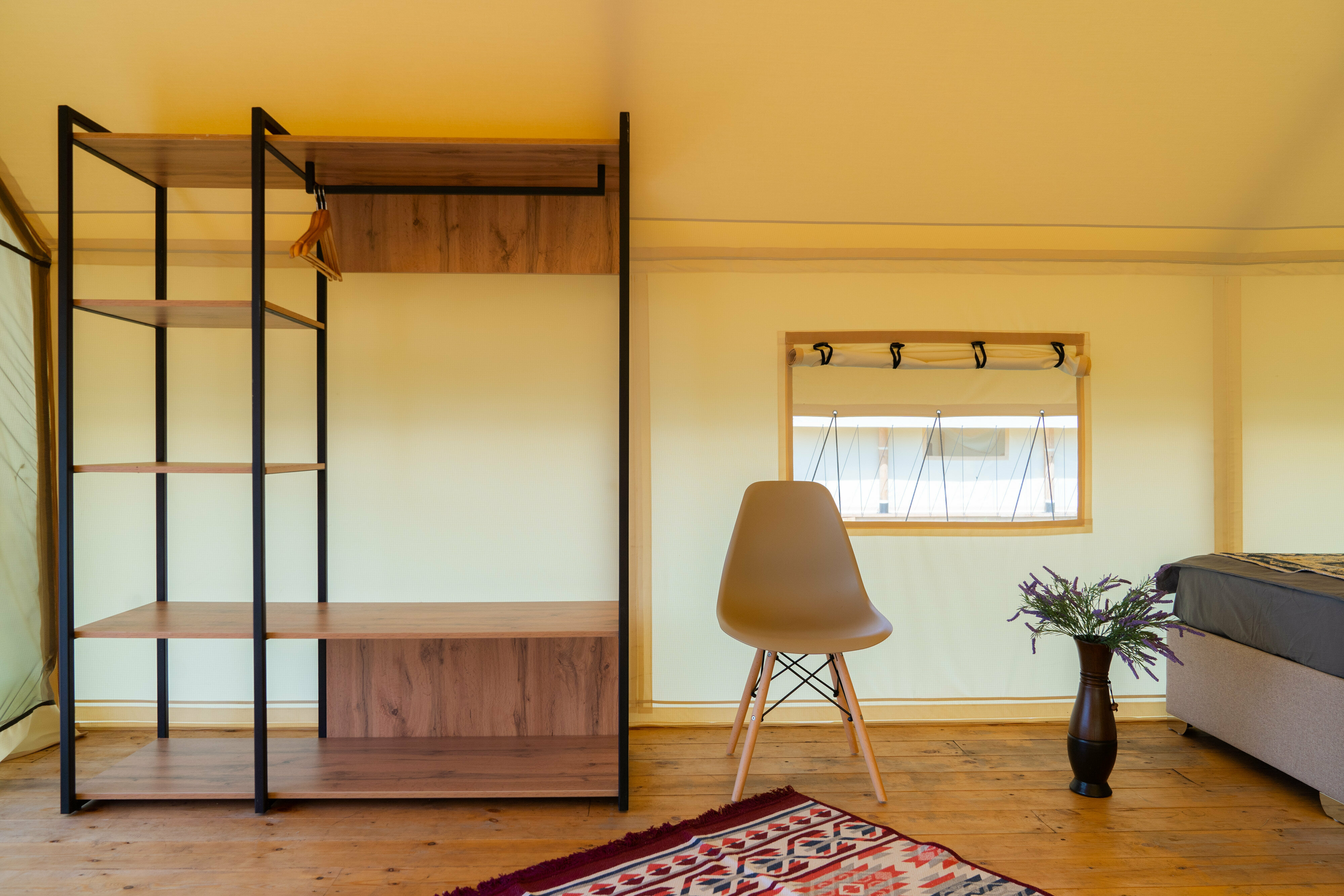 Четырёхместный номер с красивым видом на озеро