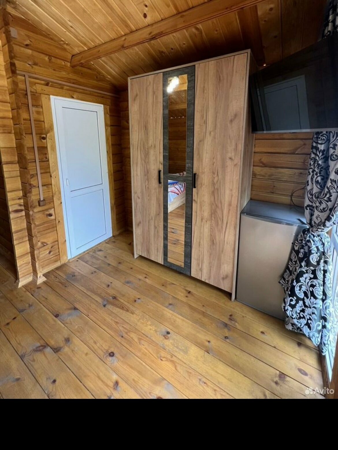 Дом с балконом