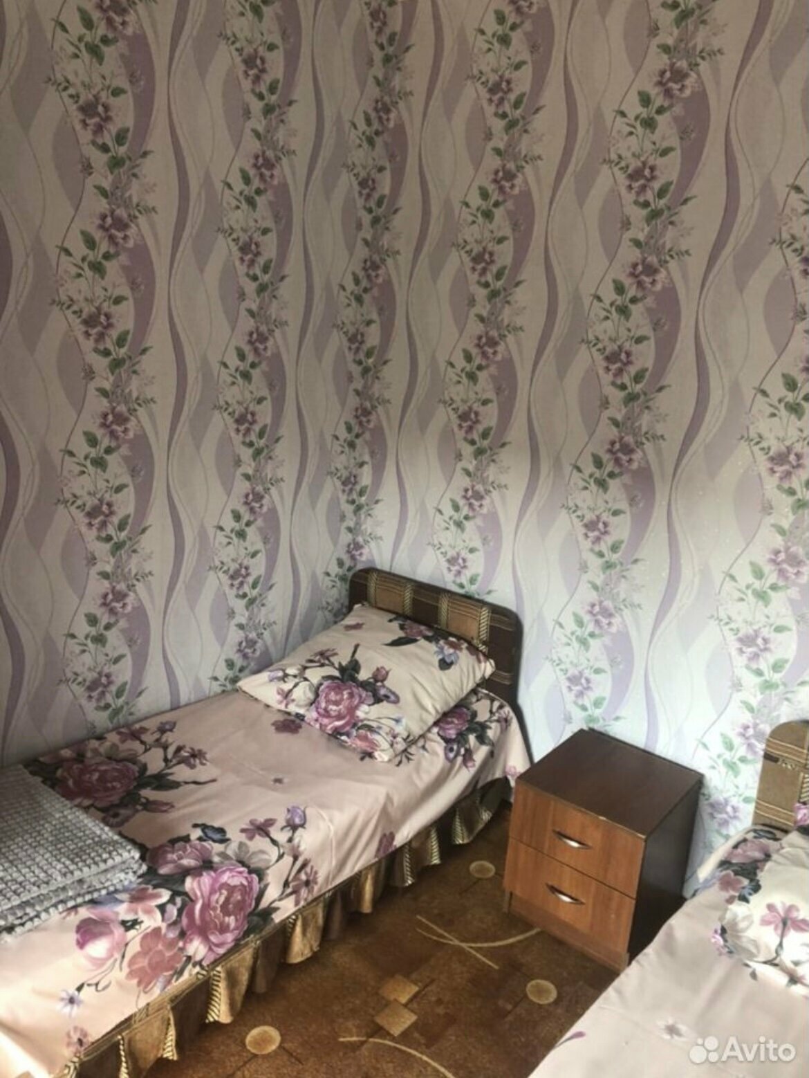 Небольшой двухместный номер с 2 отдельными кроватями